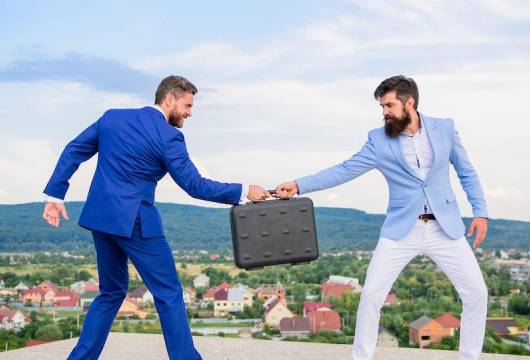 Rakiplerinizi Baz Alan Karşılaştırmanın Gücü Neden Gayrimenkul Satış Sunumunu Besler?